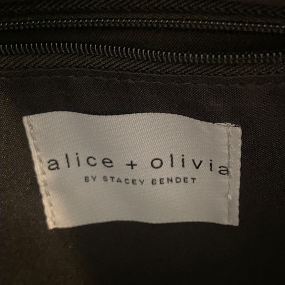 Alice+ Olivia Duffle Bag  Elegant Blue Tan color zipper two pockets on each side - Picture 6 of 12